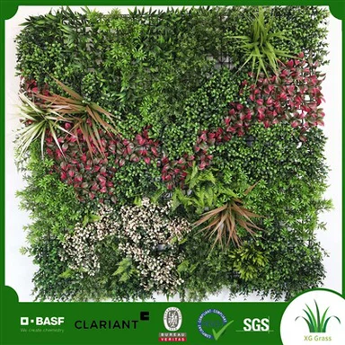 Wiszące donice na ścianie wewnętrznej